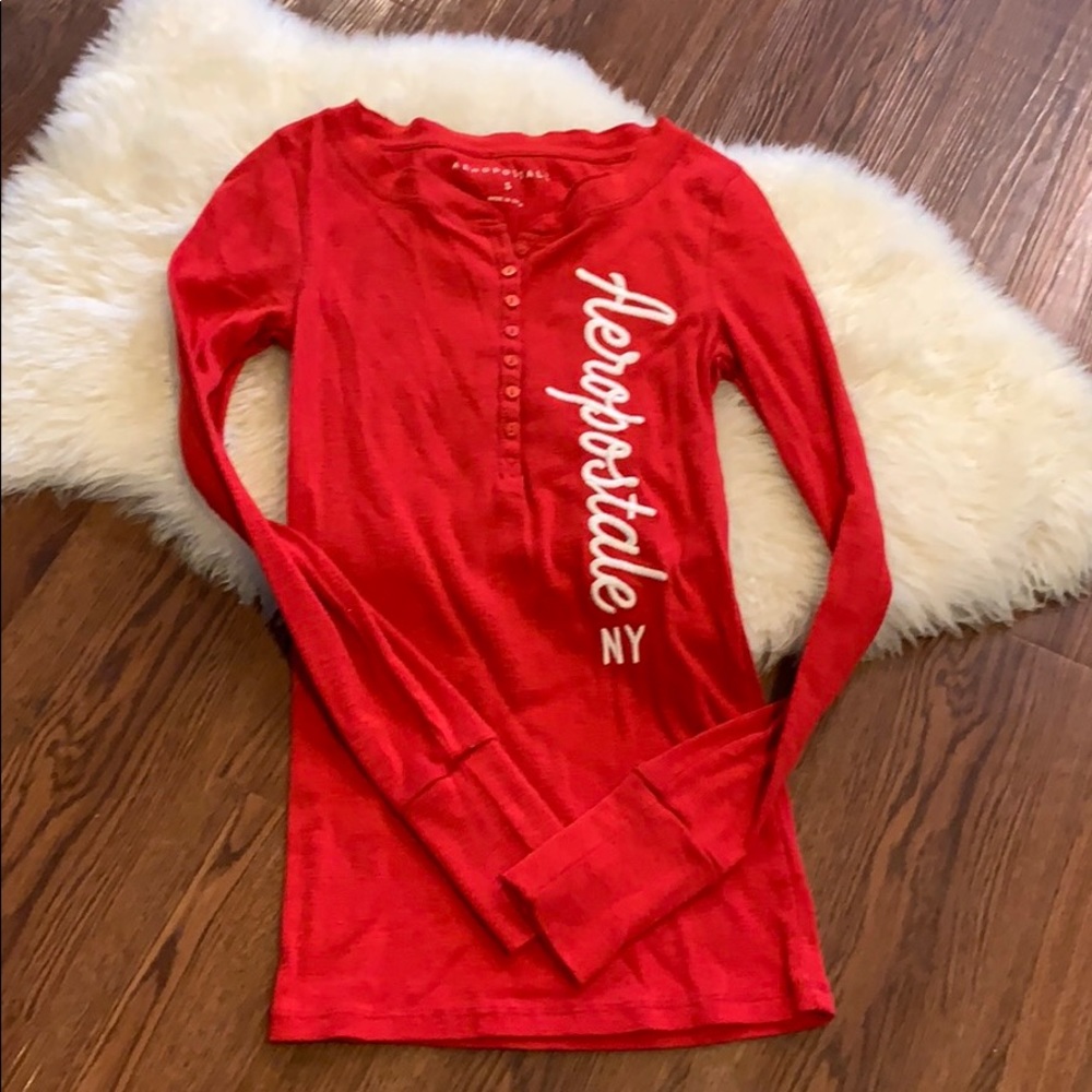Aeropostale red Henley size small new with out tag